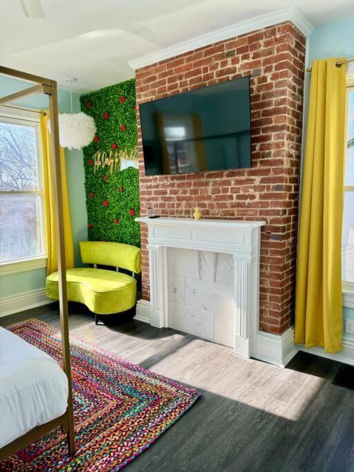 Brand New! Walk To + 12 Mins To Derby! Louisville
