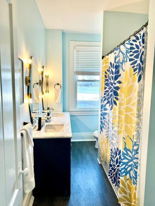 Brand New! Walk To + 12 Mins To Derby! Apartment Louisville