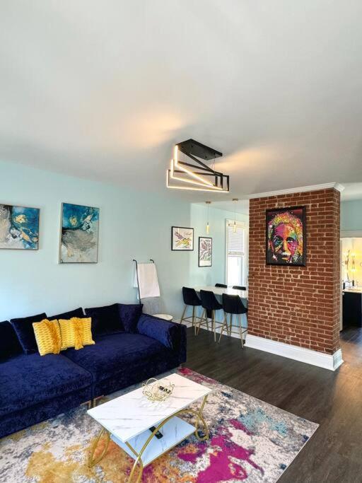Apartment Brand New! Walk To + 12 Mins To Derby! Louisville