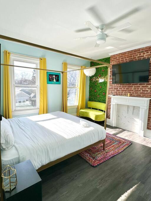 Brand New! Walk To + 12 Mins To Derby!
