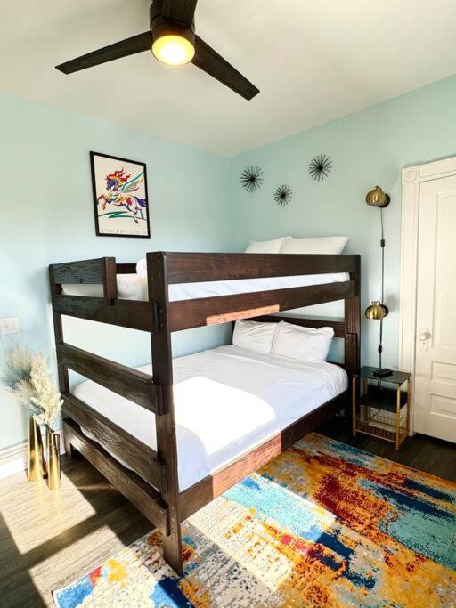 Apartment Brand New! Walk To + 12 Mins To Derby! Louisville